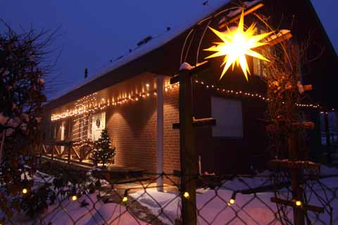 Es strahlt im Lichterglanz: Schulzendorfs Weihnachtshaus 2010!