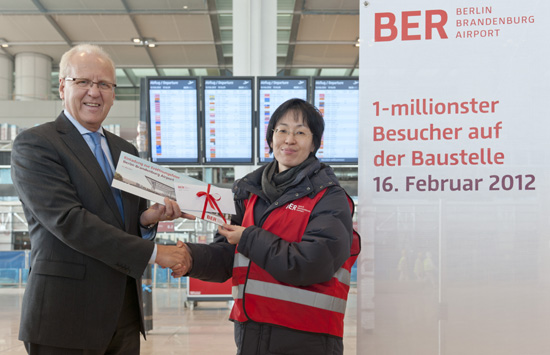 Flughafen: Baustellenmarketing begrüßt den 1-millionsten Besucher!