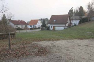 Kinderspielplatz: Der geplante Baubeginn 2013 steht auf der Kippe!