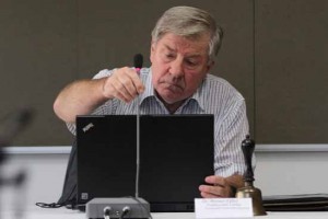 Dr. Werner Effler (Die Linke), Chef der Gemeindevertretung: „Jede Fraktion hat das Recht einen Beschlussvorschlag zu unterbreiten, " (Foto: Wolff)