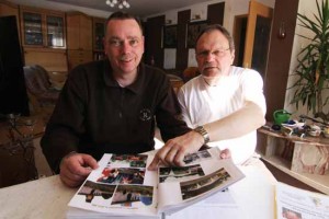 Die Osterfeuer Macher: Thomas Krüger (li.) und Wolfgang Lange (re.) sind sich sicher - Das Jubiläumsfeuer wird ein Riesenerfolg. (Foto: Wolff)