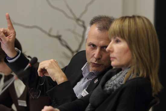 Hat Souffleur Markus Mücke die Strippen für das "Vorwort" von Larysa Meskat gezogen?