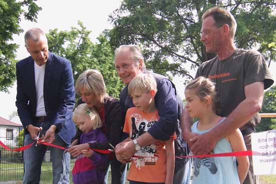 Heute bekamen Schulzendorfs Kinder ihren Spielplatz!