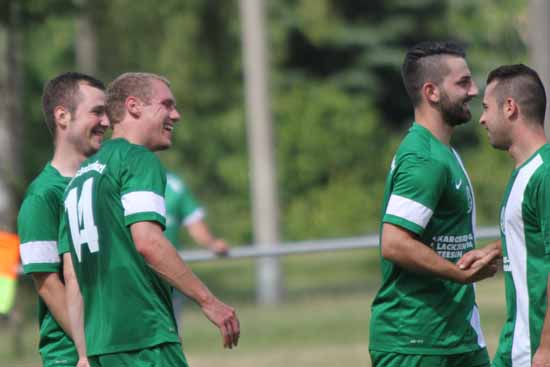 Freude über den 3:1 Treffer.