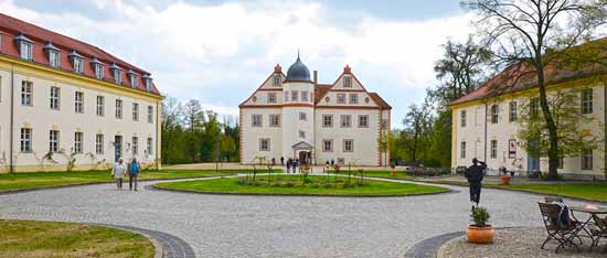 Schloss Königs Wusterhausen mit Kavalierhäuser (Foto: Norbert Vogel)