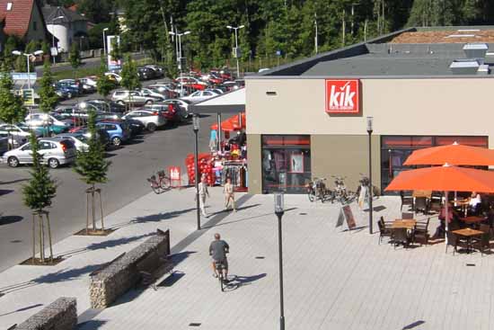 Das Ortszentrum wird erweitert. Bald gint es noch mehr Verkaufsflächen. (Foto: Wolff)