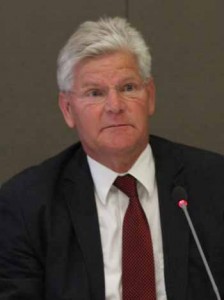 Der Chef der Gemeindevertretung, Dr. Herbert Burmeister (Die Linke) war vom Stand der Bürgerbeteiligung beim B - Plan Waldsiedlung alles andere als begeistert. (Foto: Wolff)
