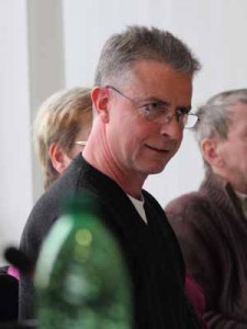 Hans - Georg Bäumer (Die Linke) bekam für seine Erklärungen Beifall von den Gästen. Der Finanzexperte plädierte für eine mehr Bürgerbeteiligung. (Foto: mwBild)