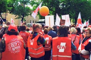 Der Arbeitskamprf der Erzieher geht in die dritte Woche. Eltern und Lokalpolitiker zeigen Verständnis für die Forderungen der Pädagogen. (Foto: R. Seelig)