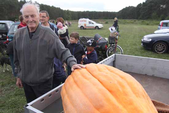 Dickes Ding: Kürbis bringt 141 Kilo auf die Waage.