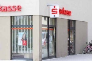 Sparkasse: Bargeld verschwindet vom Schalter