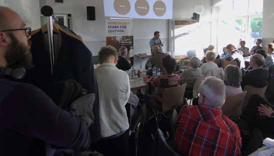 Das Bürgerhaus platze bei Mensch Herzberger aus allen Näthen. (Foto:mwBild)