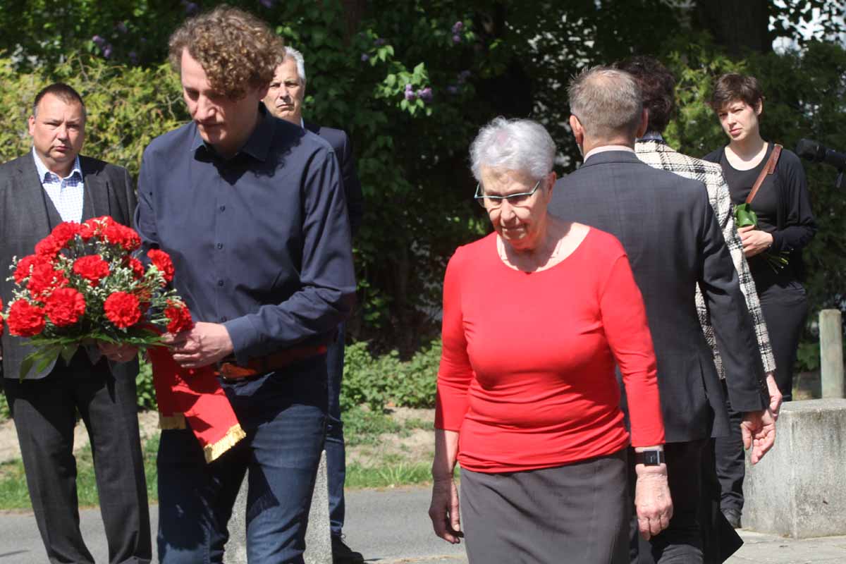 Philipp Martens und Elke Hera (beide Die Linke), Foto mwBild)