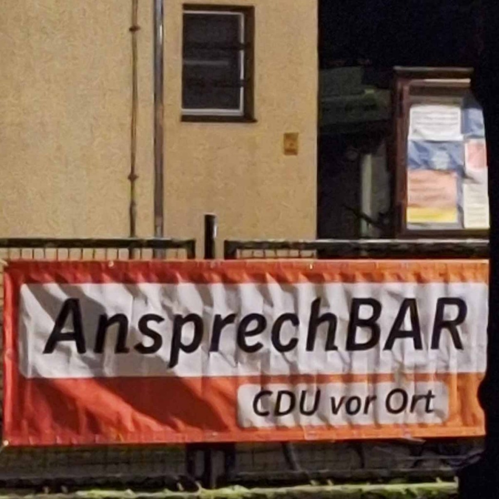 Selch Banner am Zaun Forstweg 30