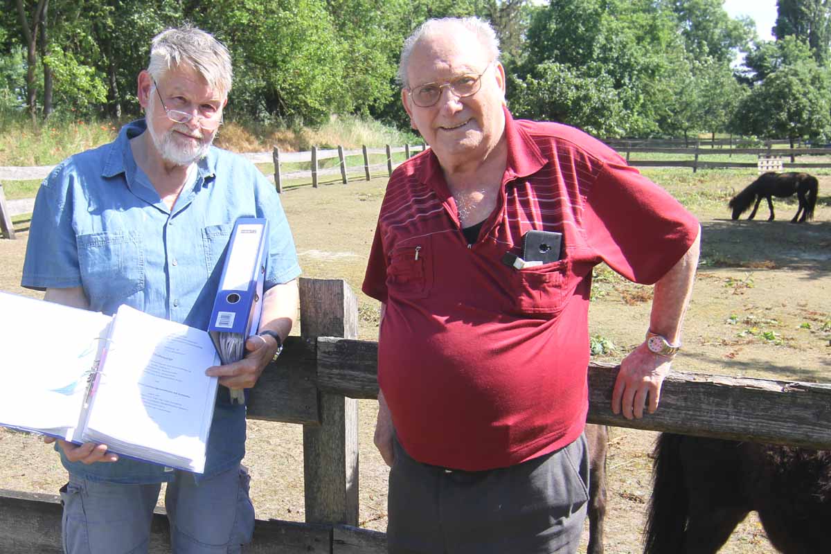 Reinhard Bolduan und Dr. Günter Briese recherchierten gemeinsam über viele Jahre zur rechtswidrigen Beitragserhebung des MAWV. (Foto: mwBild)